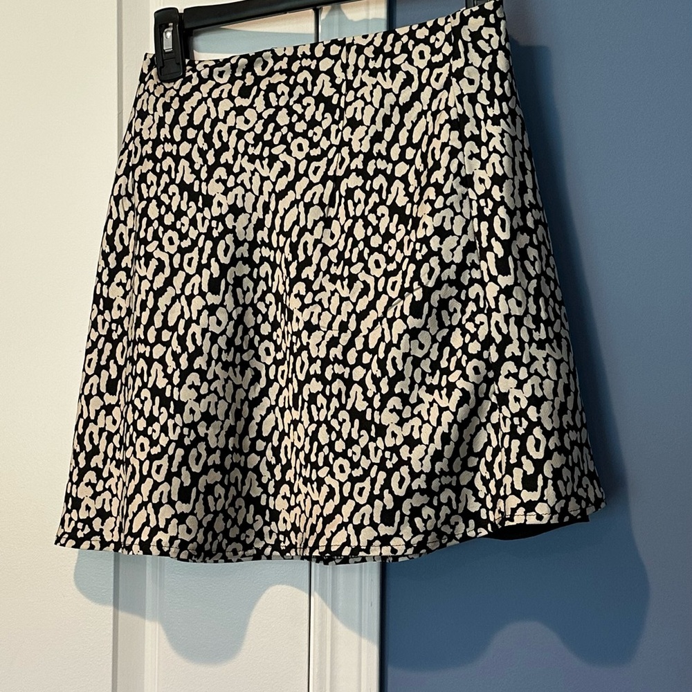 Princess polly black and white (almost like silver) cheata silk mini skirt